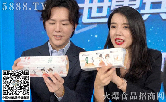 李云迪與小小莎直播間推薦產品 李云迪與小小莎直播間推薦產品