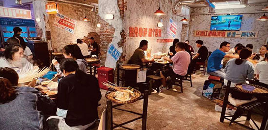 緊抓行業(yè)轉(zhuǎn)型發(fā)展機(jī)遇,特色餐飲品牌加盟認(rèn)準(zhǔn)何大九全牛串串 緊抓行業(yè)轉(zhuǎn)型發(fā)展機(jī)遇,特色餐飲品牌加盟認(rèn)準(zhǔn)何大九全牛串串